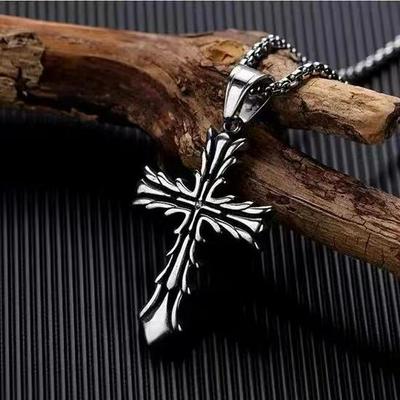 Collier pendentif croix unisexe rétro européen-américain - Chaîne de pull style hip-hop haut de gamme