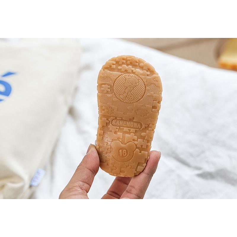 Baby shoes squeaky shoes summer new cartoon bear closed-toe sandals 1-2 years old soft sole walking shoes