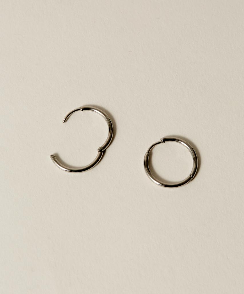 Novice Tokyo Thin Hinged Hoop Pierce [Stainless] (3 Sizes) / Silver
