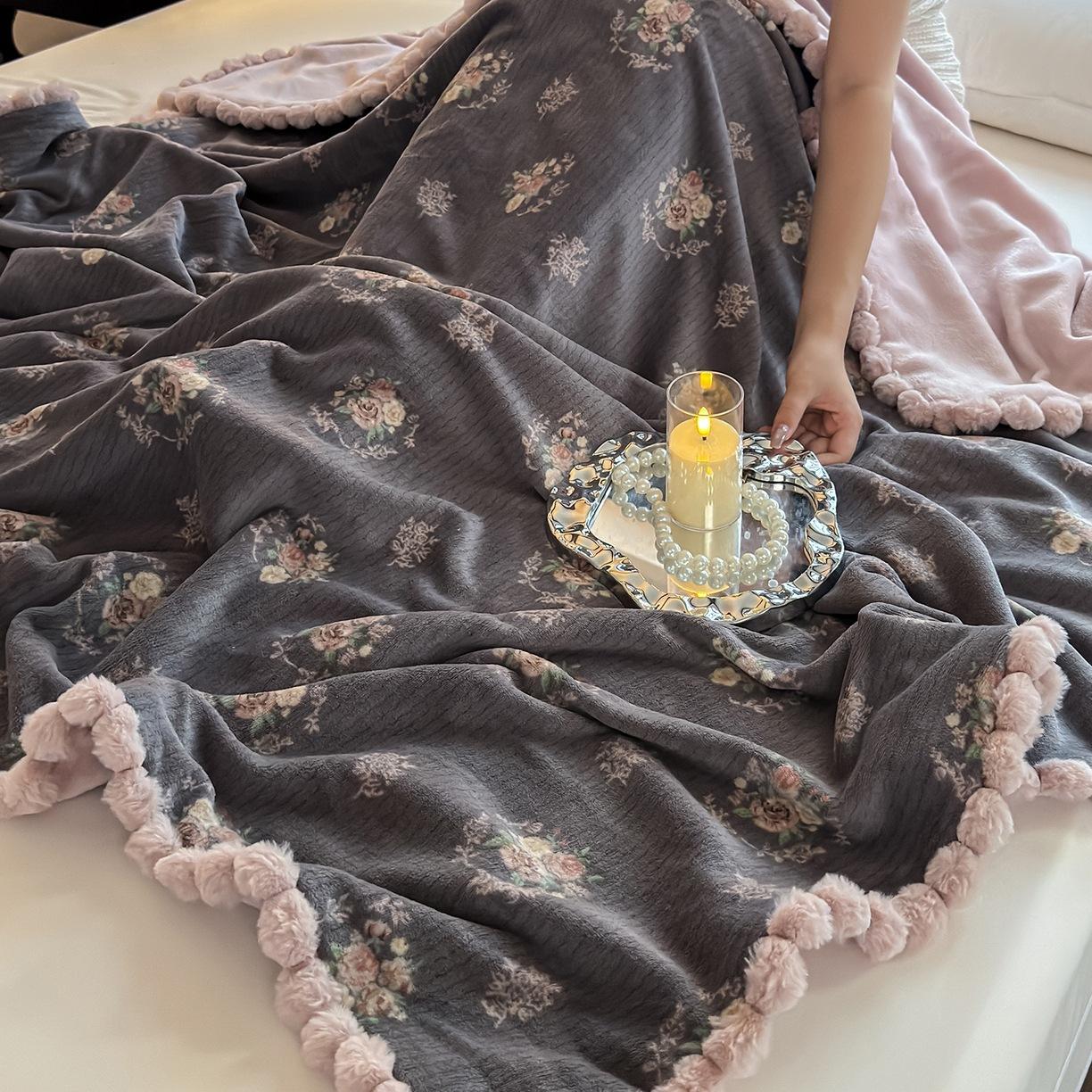 

Home Nap Double-layer Coral Fleece Blanket Air Conditioning Sofa Blanket Shawl Covered with Milk Fleece Camping Portable Blanket 80x120cm