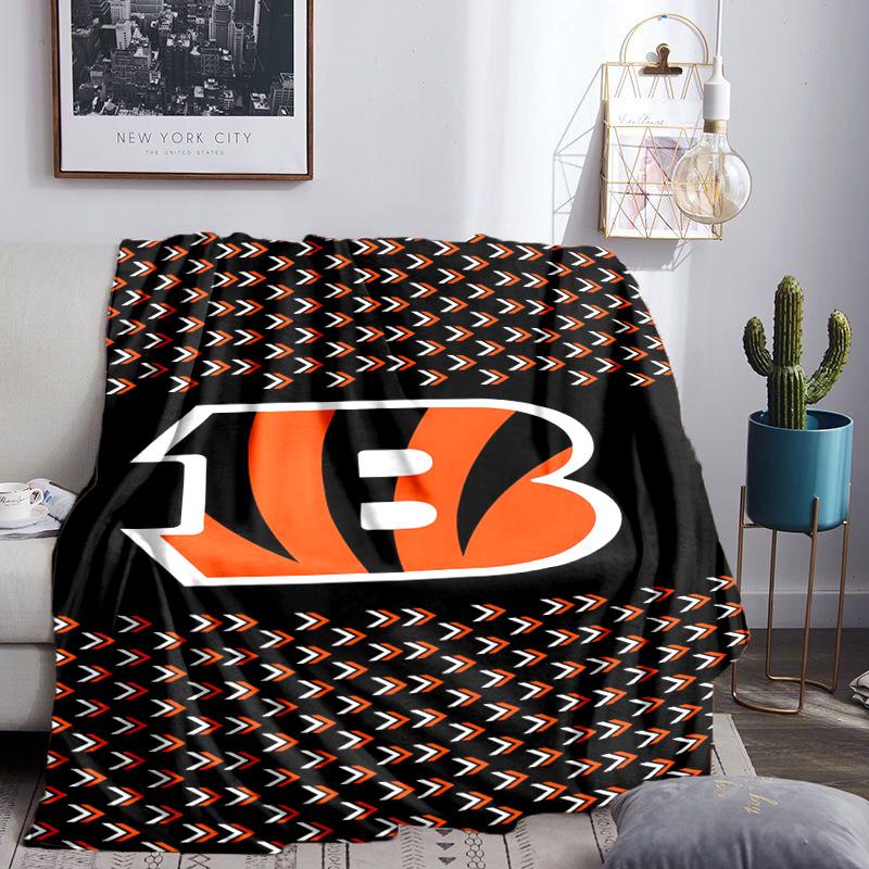 Couverture de lit en flanelle légère Cincinnati Bengals Casque Parfaite pour le Voyage, le Camping, les Salons, les Bureaux, les Canapés, Cadeau de Noël pour Fan