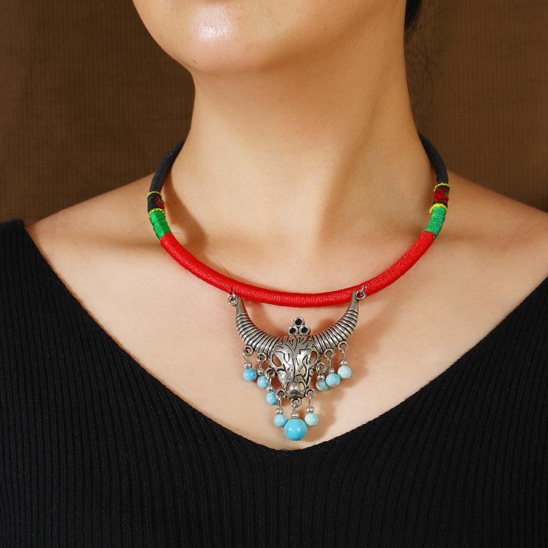 A few retro collars Miao short tassel neck chain woven Tibetan silver collarbone necklace women's performance accessories