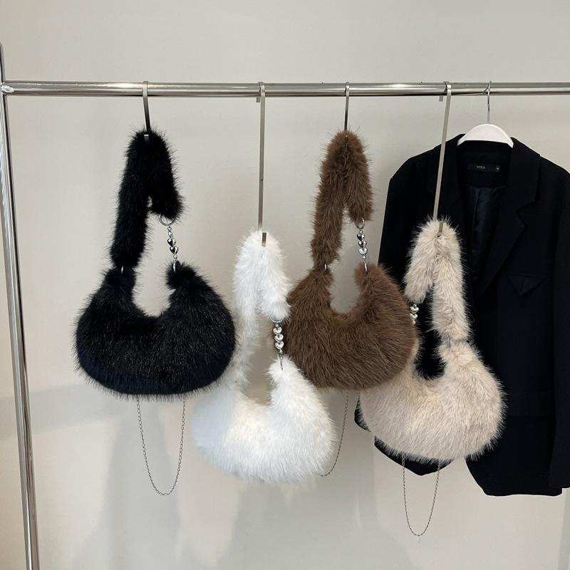 2024 New Niche Design Plush Bag Women's Autumn and Winter Versatile Chain Messenger Bag Hand-held Plush Underarm Bag