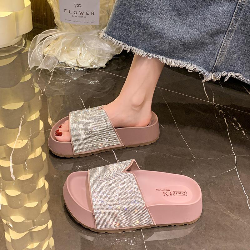 

Гонконгские шлепанцы на платформе женские летние наступающие на дерьмо 2025 красивые увеличивающие рост стразы модные пляжные туфли на одной полоске 40 розовый