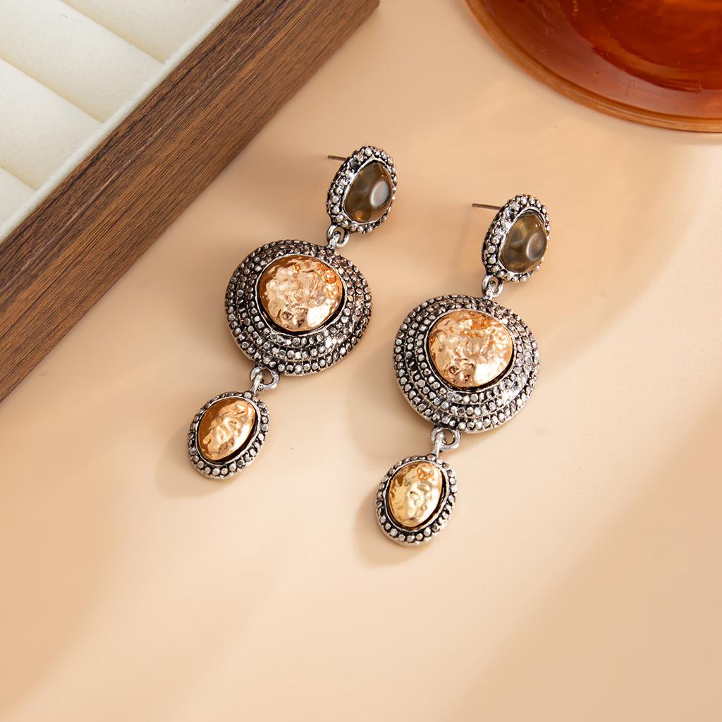 Vintage Metal Pendant Flower Earrings for Women Vacation Stages and Music Festivals Fashion Ethnic Daisy Drop Ear Jewelry Hot Sale Party Gift