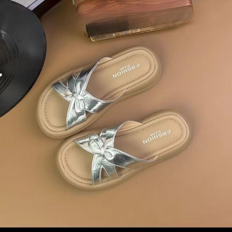 Cool slippers female summer wear 2025 new French fairy wind stepping on shit feeling with skirt fashionable and comfortable thick-soled slippers