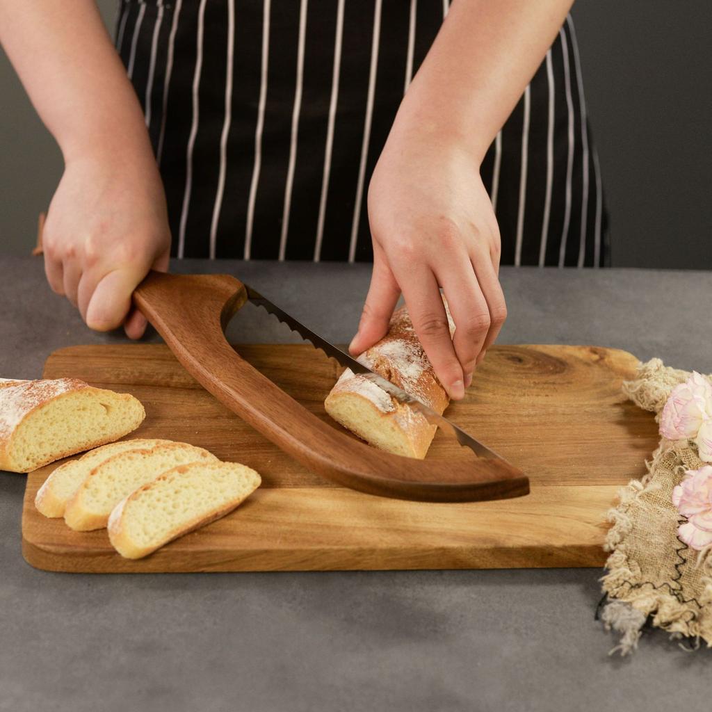 Wooden Bread Knife Non-dropping Baking Baguette Cake Knife Serrated Toast Knife Wooden Bread Cutting Saw