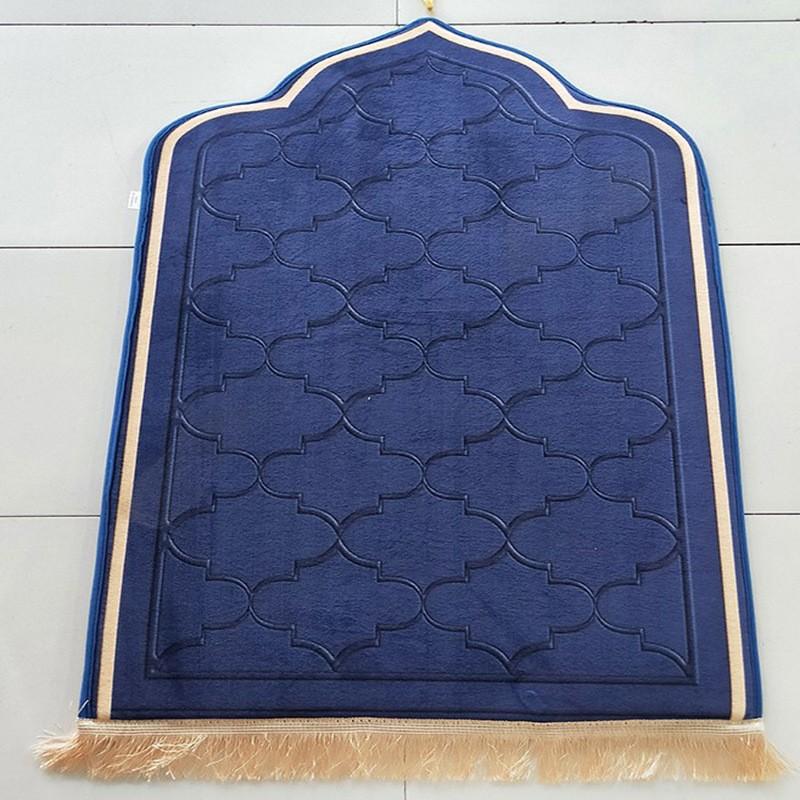 Non-slip Portable Flannel Carpet Prayer Mat Soft Flannel Travel Prayer Rug Worship Kneel Embossing Floor Carpets for Muslim Ramadan
