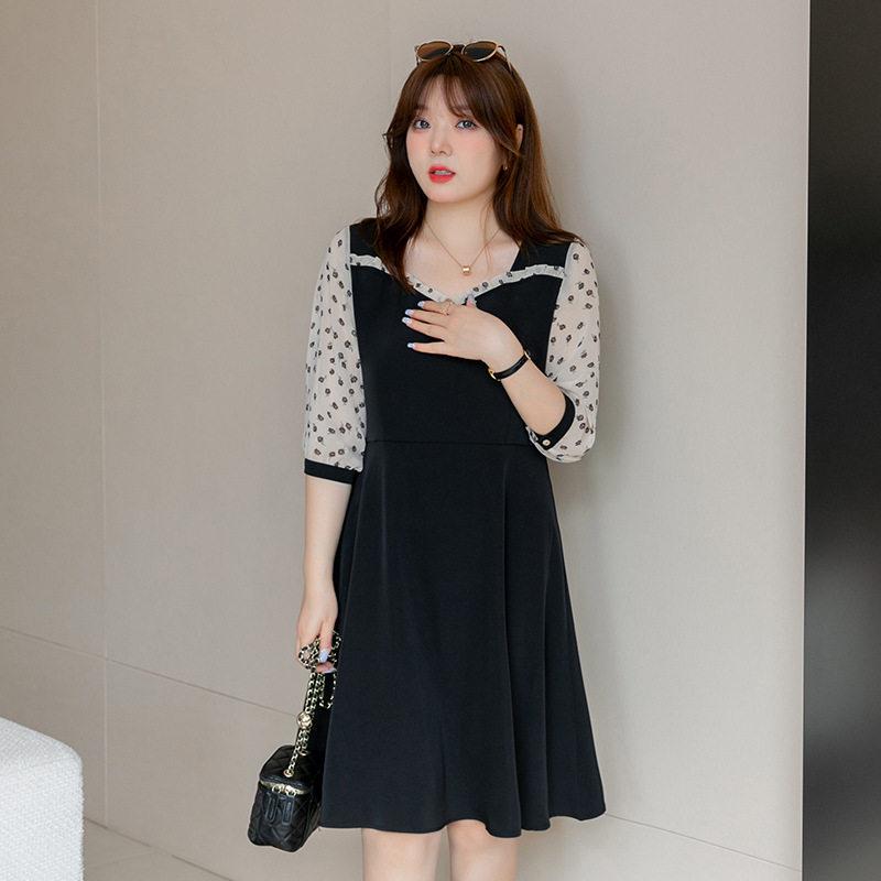 

2026 Summer Plus Size Women s Patchwork Square Neck Chiffon Dress with Five-Point Sleeves 3XL (130-150 jin) чорний