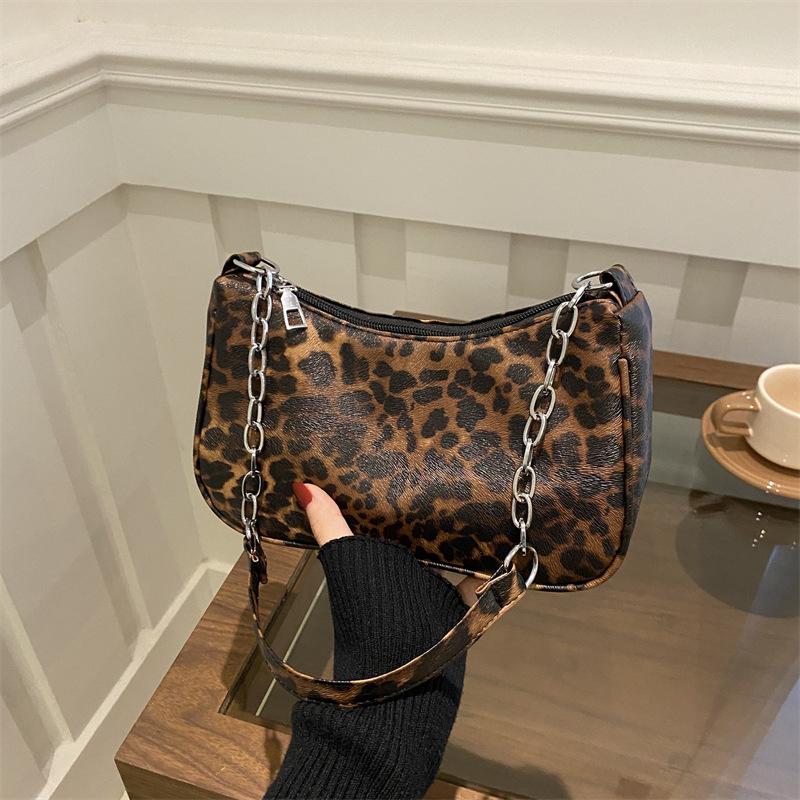 Niche Design Shoulder Bag Versatile Popular New Bag Foreign Style Handbag Fashionable Retro Leopard Print Underarm Bag