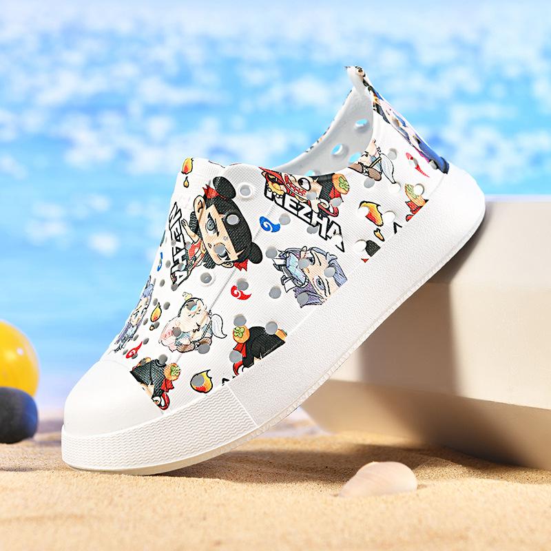 New children's hole shoes are light, breathable and quick-drying beach shoes, printed cartoon thick-soled waterproof hollow men's and women's sandals