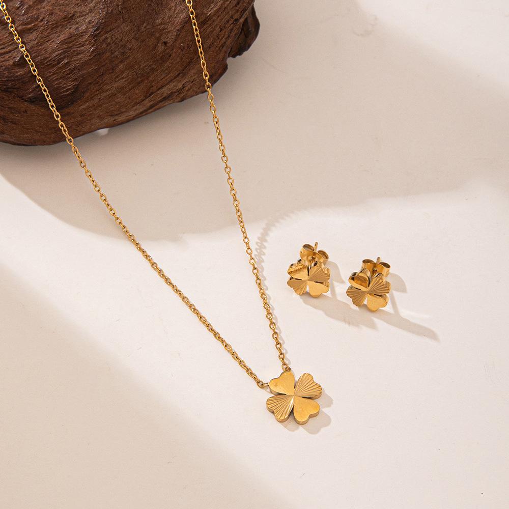 Necklace Women's Versatile Four-leaf Clover Necklace Design Clavicle Chain Women's Trend Japan and Korea Fashion Summer Cover