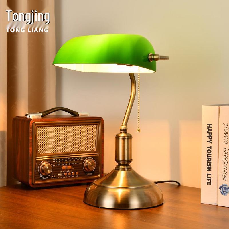 Retro Green Banker Desk Lamp with Eye Protection