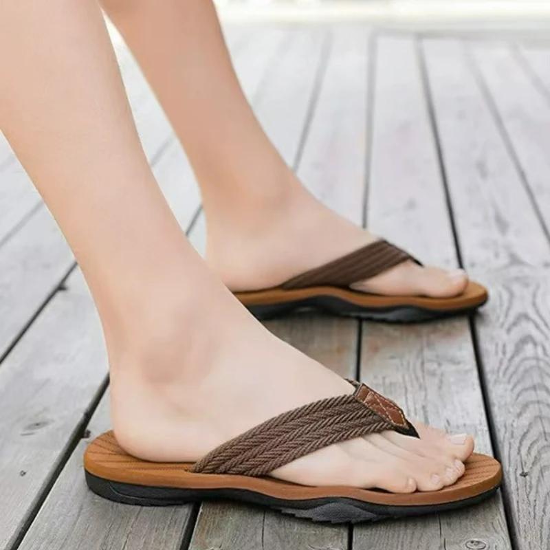 Men's Flip Flops 2026 Summer New Slippers Comfortable Pinch Toe Flat Sandals Lightweight Casual Slippers Non-slip Beach Slippers