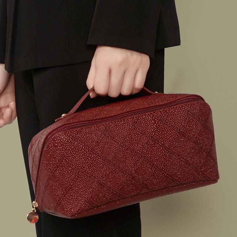 Large Capacity Portable Makeup Bag Storage and Finishing Bag Waterproof High-value Small Square Bag Pillow Makeup Bag