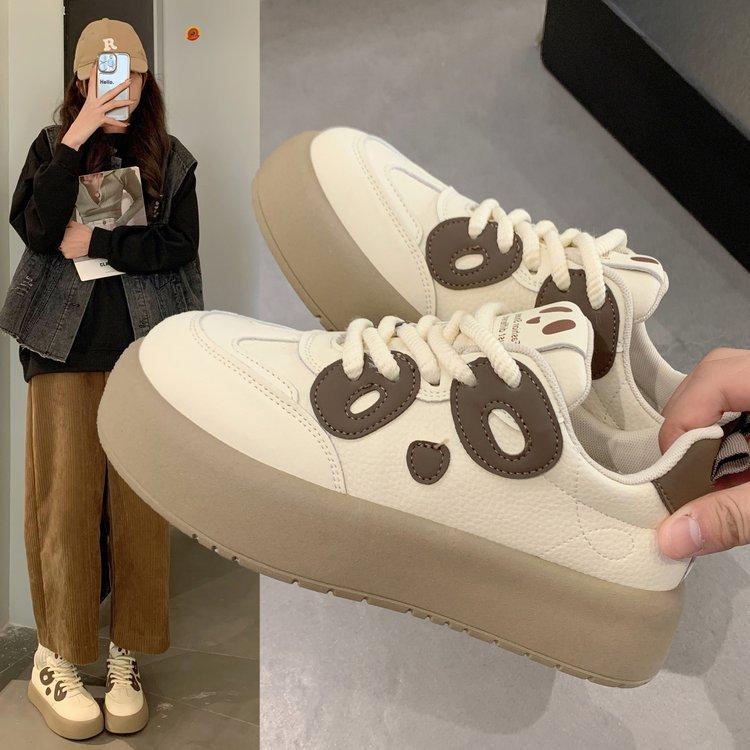 

Sports board shoes women s autumn 2025 new thick-soled versatile leather surface white shoes flat-soled student bread shoes women s trend 40