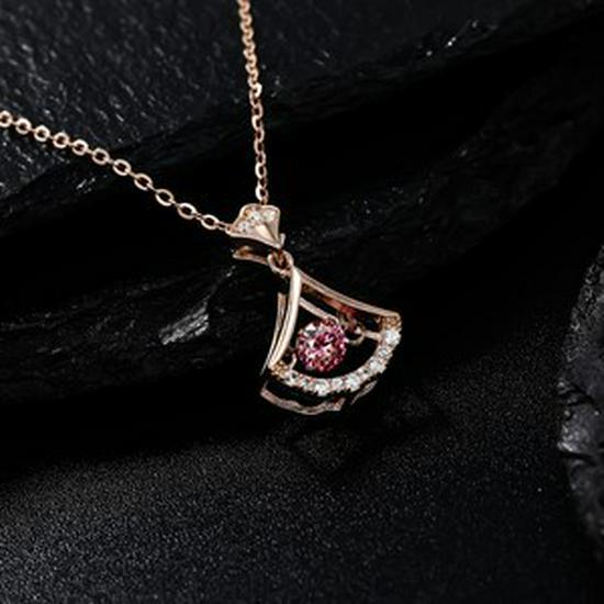 

Изысканное ожерелье с подвеской-веером из муассанита: Стерлинговое серебро, уникальный дизайн, универсально для любого случая. 30 points pink moissanite розового золота