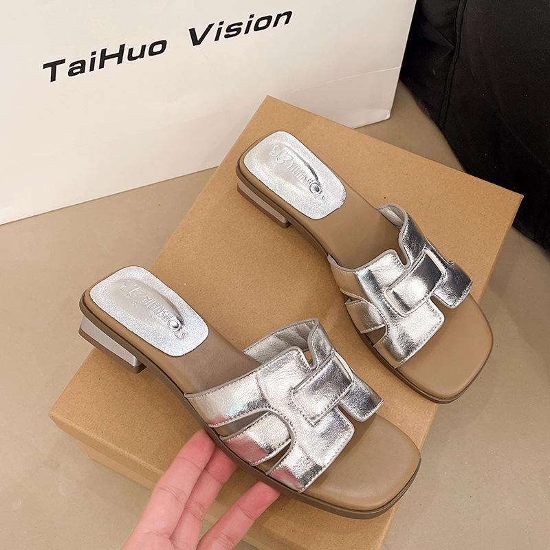 

Foreign trade large size thick heel slippers women s 2025 summer new square head high heel European and American casual fashion cool slippers women s 40