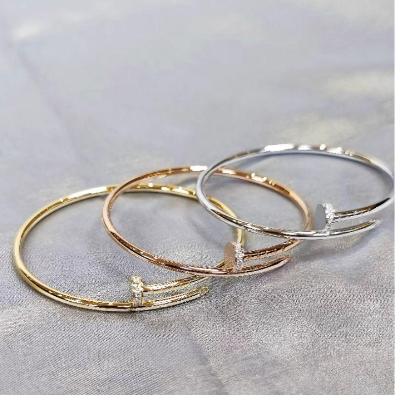 Bracciale da Uomo/Donna di Lusso in Acciaio al Titanio a Forma di Chiodo con Fibbia a Diamante - Design Aperto, Resistente allo Sbiadimento