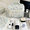 1 STUKS Schattige Bloemen Gewatteerde Katoenen Print Draagbare Make-uptas Reis Opbergtas Toilettas
