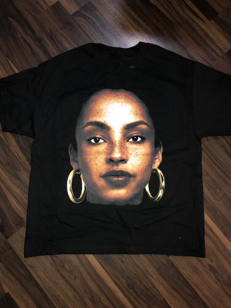 T-shirt Rock Stile Vintage SADE Adu Logo Faccia Maglietta Taglia S-4XL EE22
