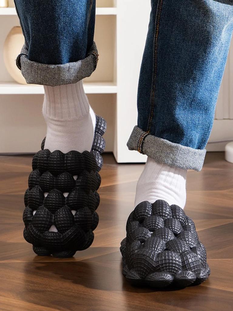 Men's Shoe House Eva Walk Around Home Soft Sabot Indoor Male Slipper Cheap Shoes Liquidation 2025 Clappers High Quality