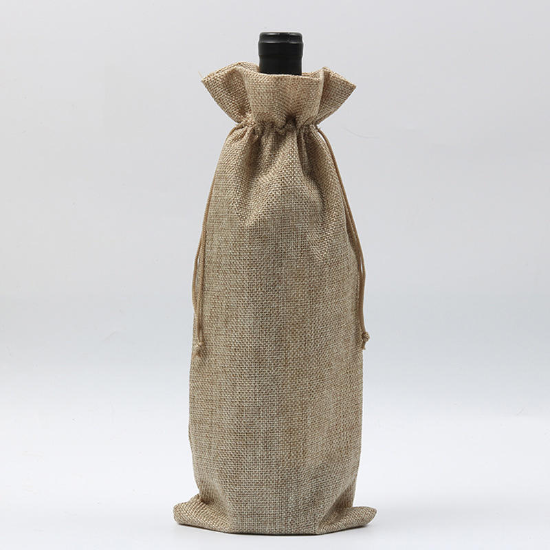 12PCS Christmas Simple Burlap Wine Bags with Tag And Ropes Holiday Party Reusable Gift Wrapping Bag Home Decor