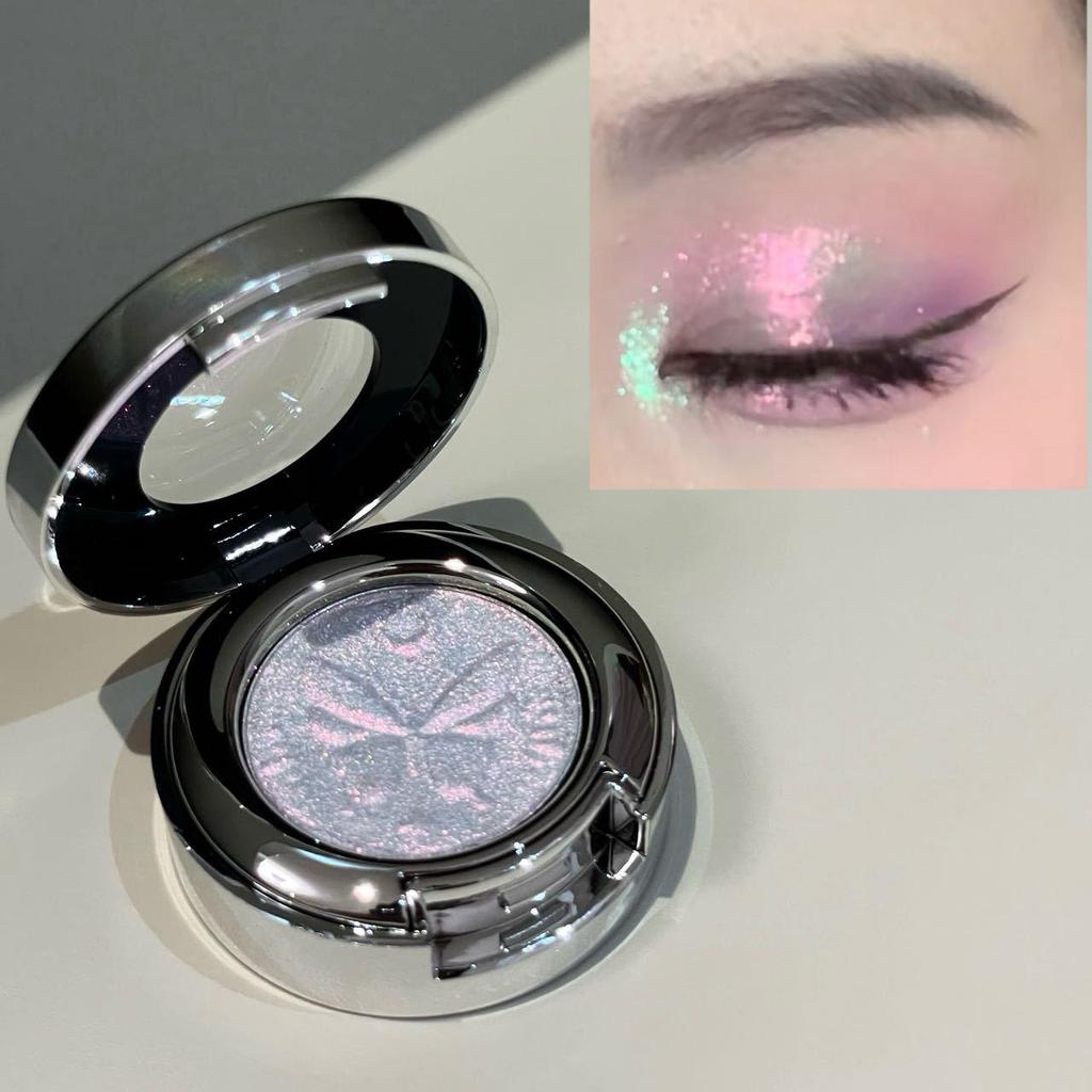 Flashy Silver Chameleon Highlighter: Icy Shimmer for Daily Brightening