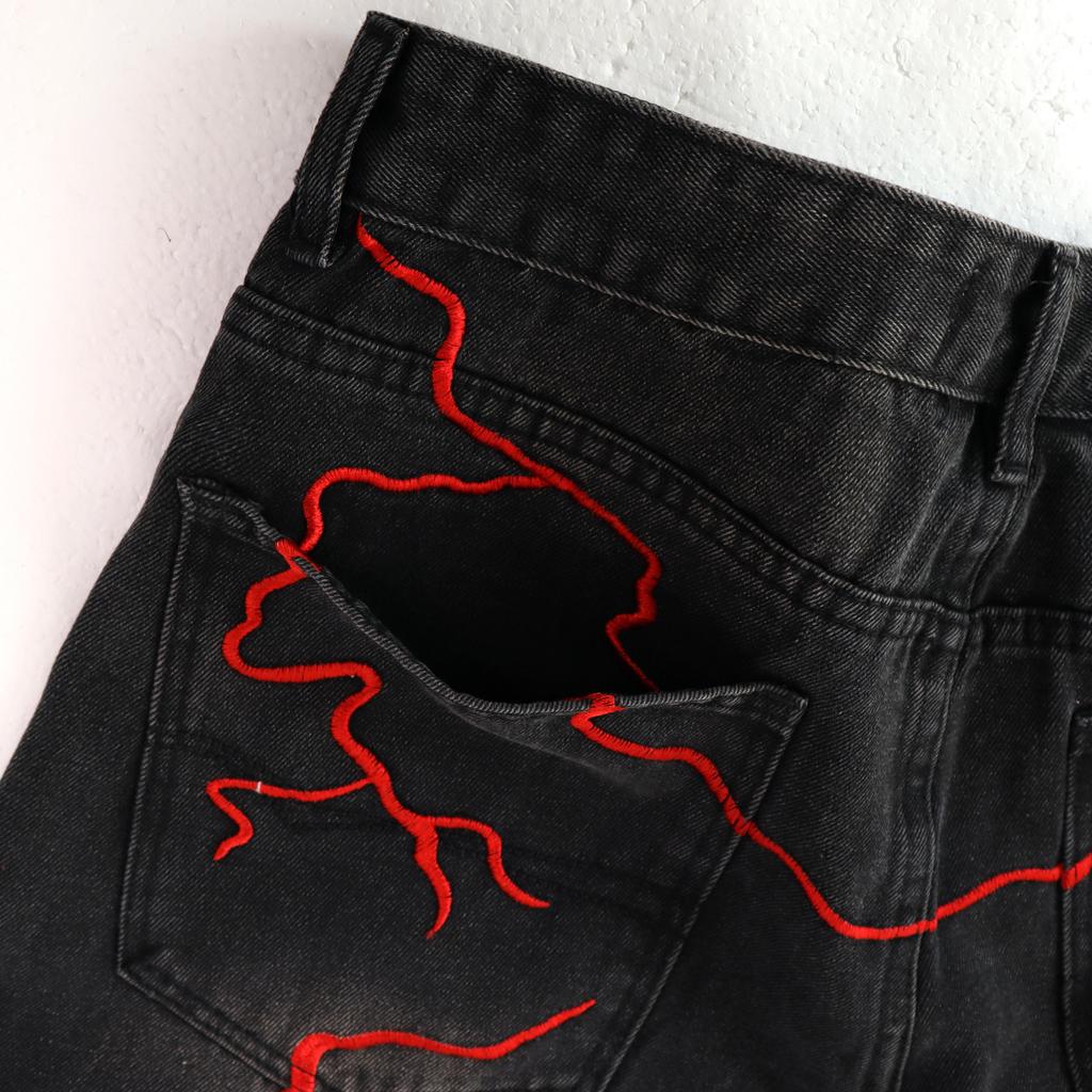 Men's Lightning Embroidery Denim Shorts, Dark Hip Hop Street Loose Knee Length Shorts With Graffiti Letter