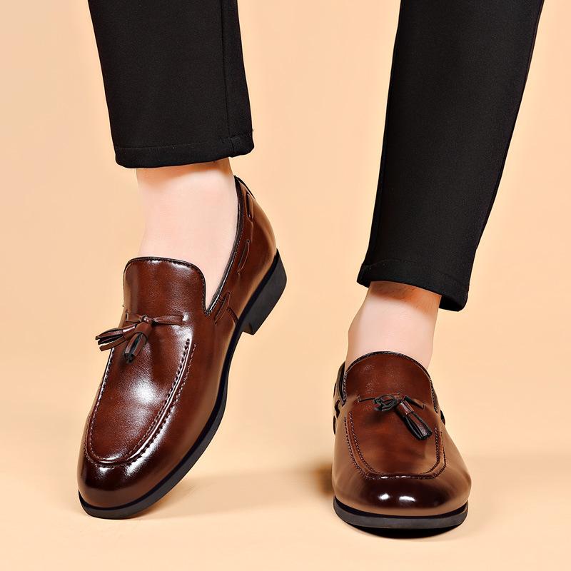 FashionMen Dress Shoes slip on Casual Business Fashion Leather Low Heel British Style Classic Trendy tassel Loafers for Men moccasins