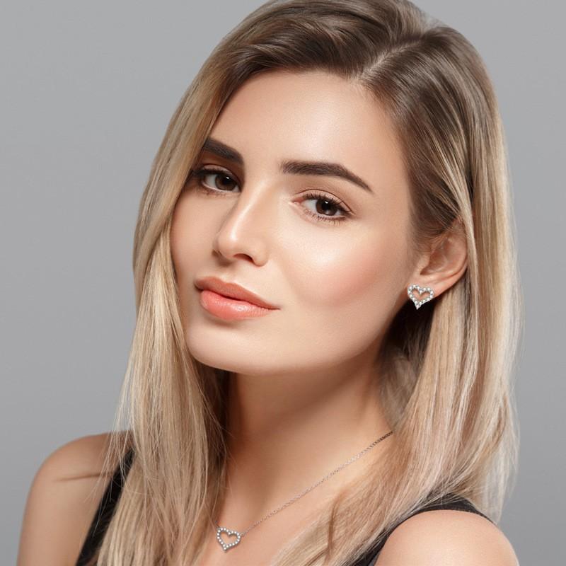 Fully-drill Love Earrings Pure Needle Light Luxury Style Heart-shaped Light Wind Earrings