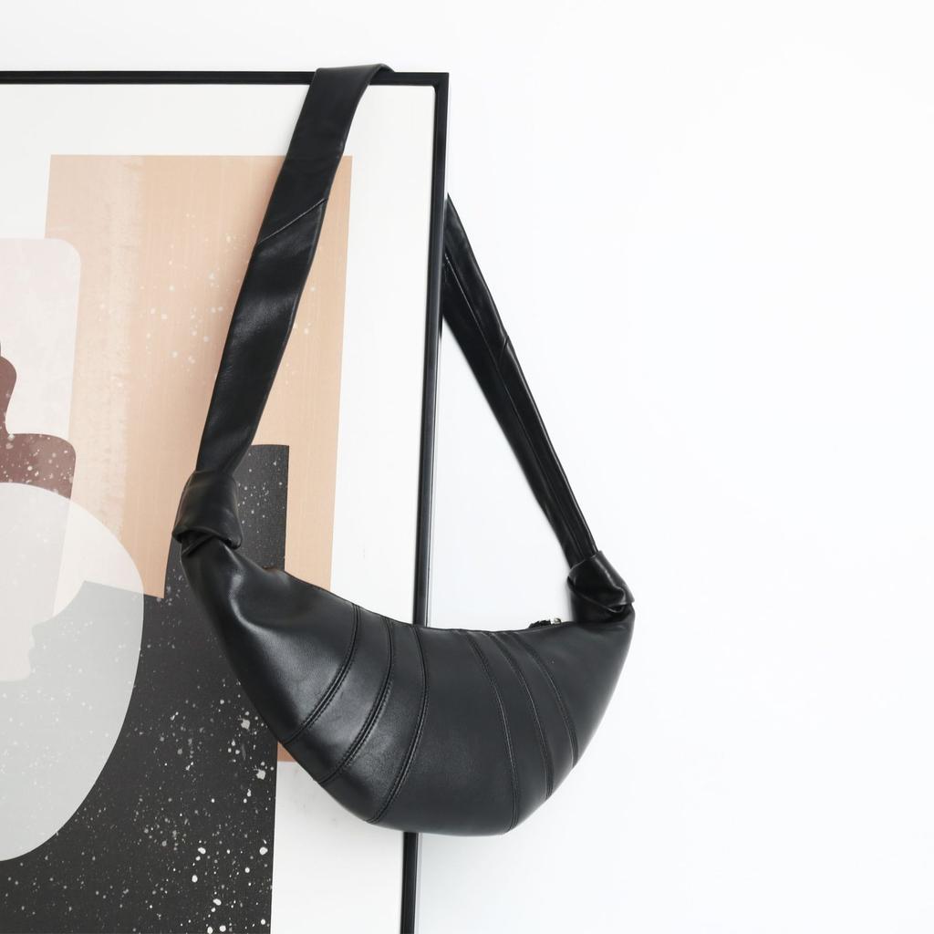 2025 New Versatile French Fashionable Croissant Niche Texture Dumpling Bag Crossbody Waist Sheepskin