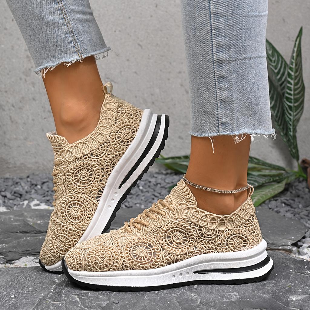 Fashion 2025 New Women Sneakers Breathable Fashion Trainers Plus Size Women Sneakers Mesh Fabric Lace Up Women Shoes Zapatos De Mujer