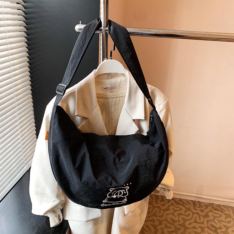 Trendy Dumpling Bag Large Capacity Women's Crossbody Bag New Lightweight, Simple and Versatile Casual Sports Style Men's Shoulder Bag