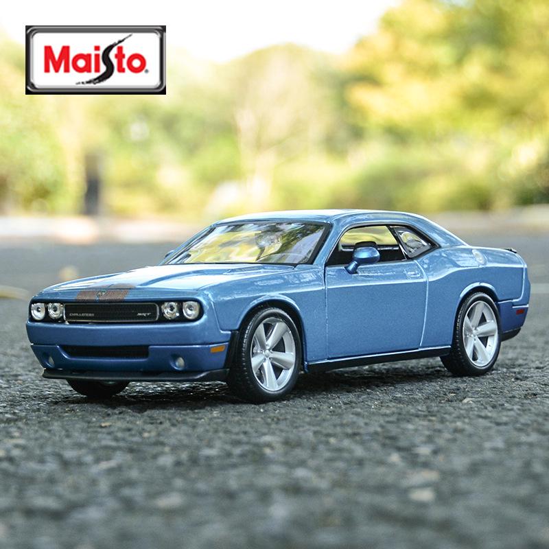 

Майсто 1:24 Dodge Challenger SRT8 2008 Модель автомобиля из сплава синий