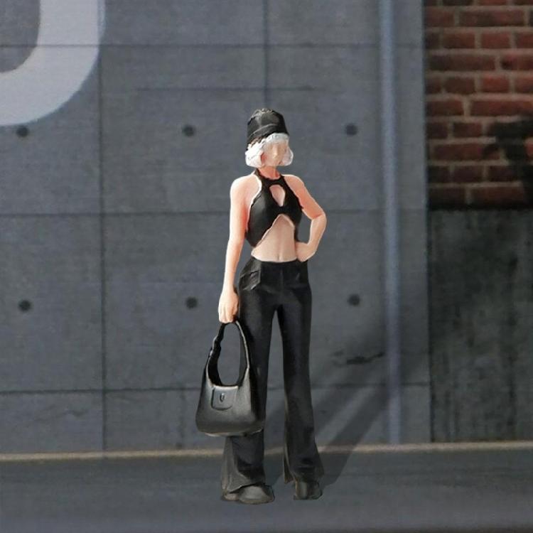 Simulation 1/64 Scale Miniature Figure Doll Resin Figurine with Fine Detail For Hobbyists And Scene Setting Accessories