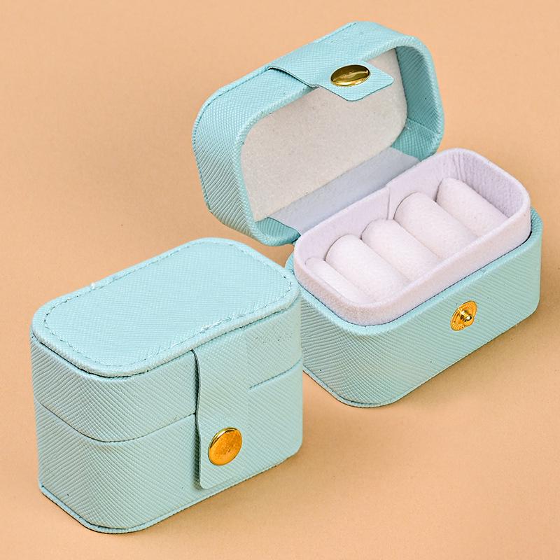 

Минималистичная мини-шкатулка для украшений для серег-гвоздиков и подарков 6.6*4*4.7cm