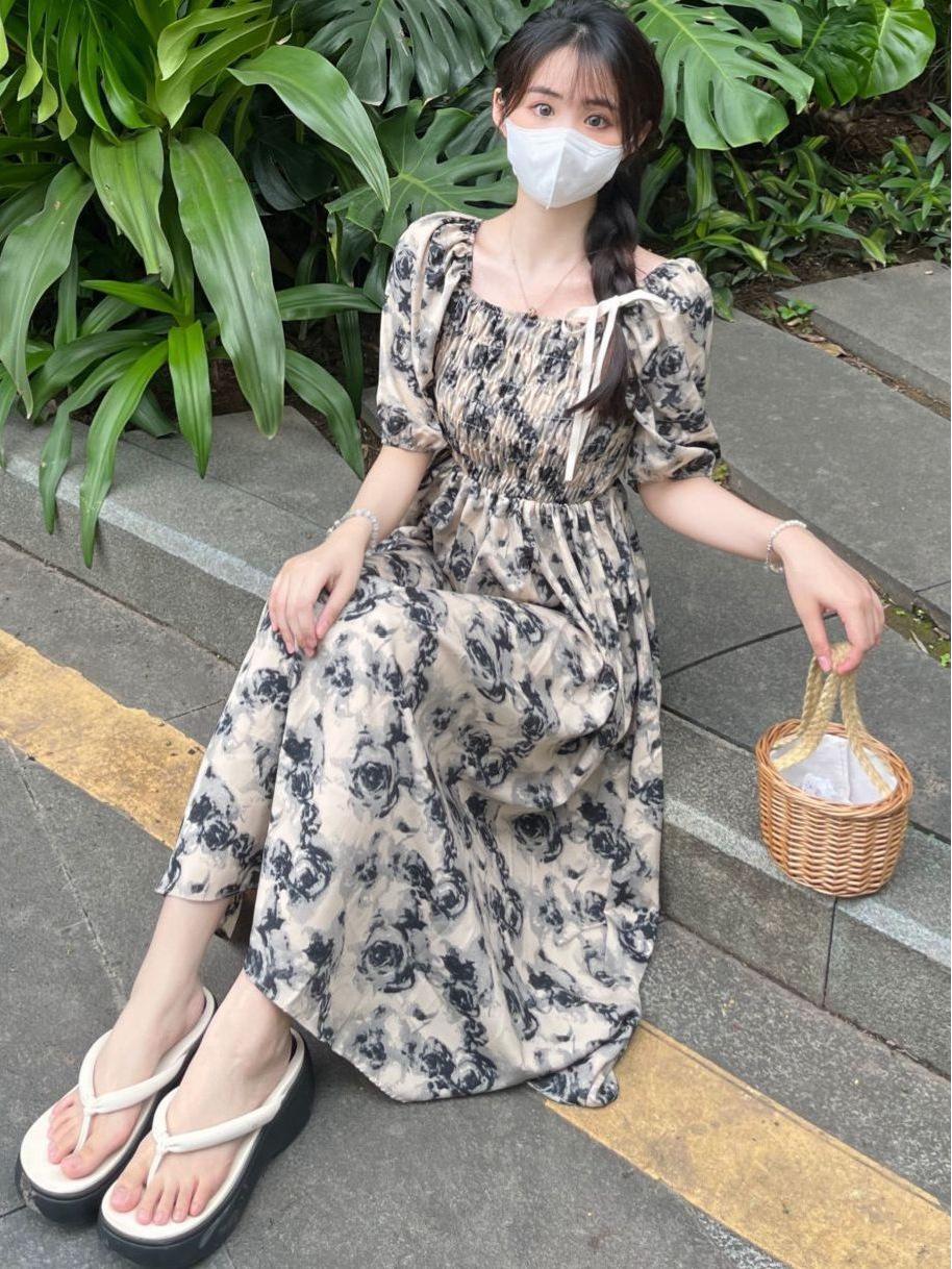 

Женское платье с квадратным вырезом и принтом «французская роза» - Праздничный стиль Весна/Лето 2025 с плиссированной талией. L