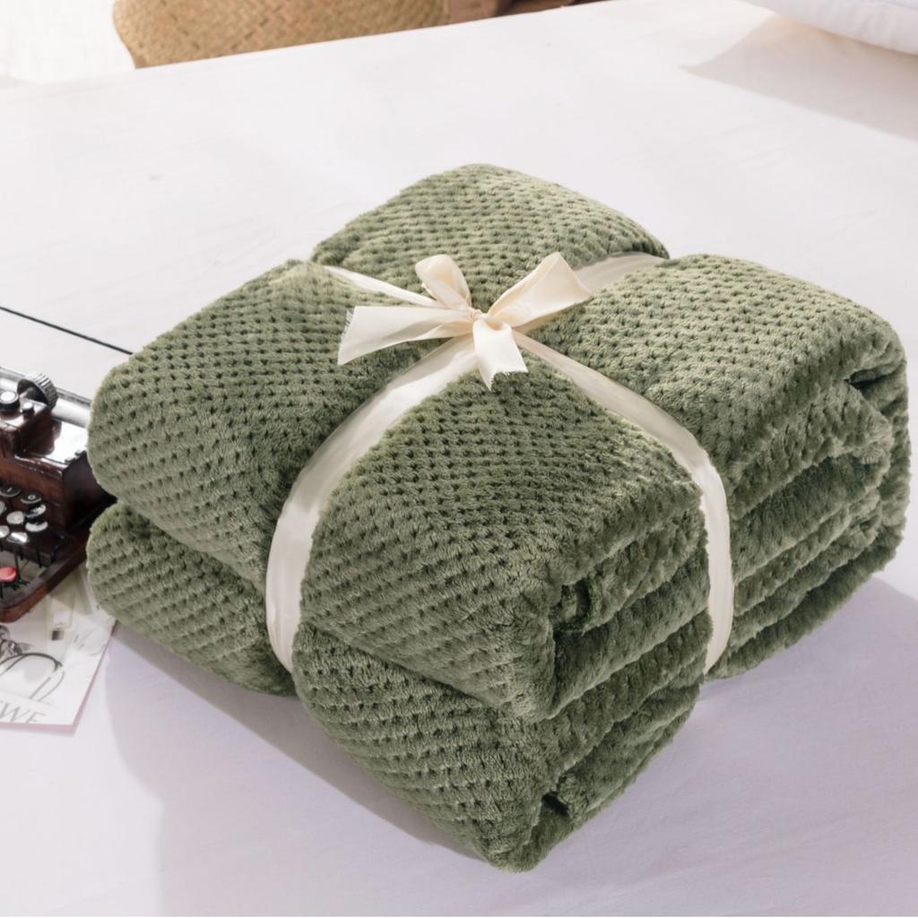 Blanket Blanket Coral Fleece Blanket Winter Solid Color Flannel Pineapple Plaid Blanket Cross-border Sofa Blanket Car Lunch Break Blanket
