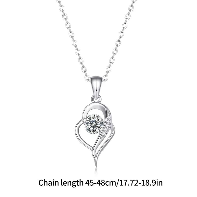 Elegant Heart Pendant Necklace With Moissanites Stone Adjustable Clavicle Chain For Daily Wear Or Special Occasions