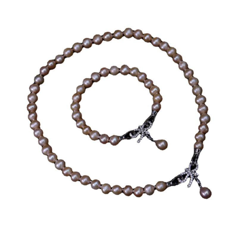 Elegant 8-9mm Freshwater Pearl Necklace Set: Fashionable and Modern Design