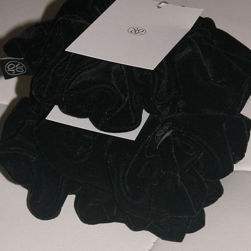 for Velvet Scrunchie_Medium_Black