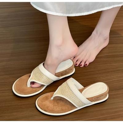 Sommer Neu Beliebt Luxus Damen Keilabsatz Zehenclip Pantoletten Outdoor Casual Strandurlaub Slide Damen Stil Flip Flop