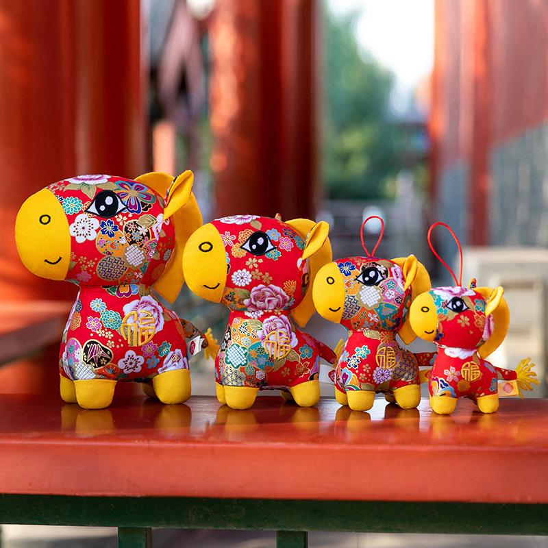 

Кукла-талисман года Лошади Новогодние товары Национальный стиль Лошадь Подарки для ежегодного собрания Красные товары кукла 20cm красный