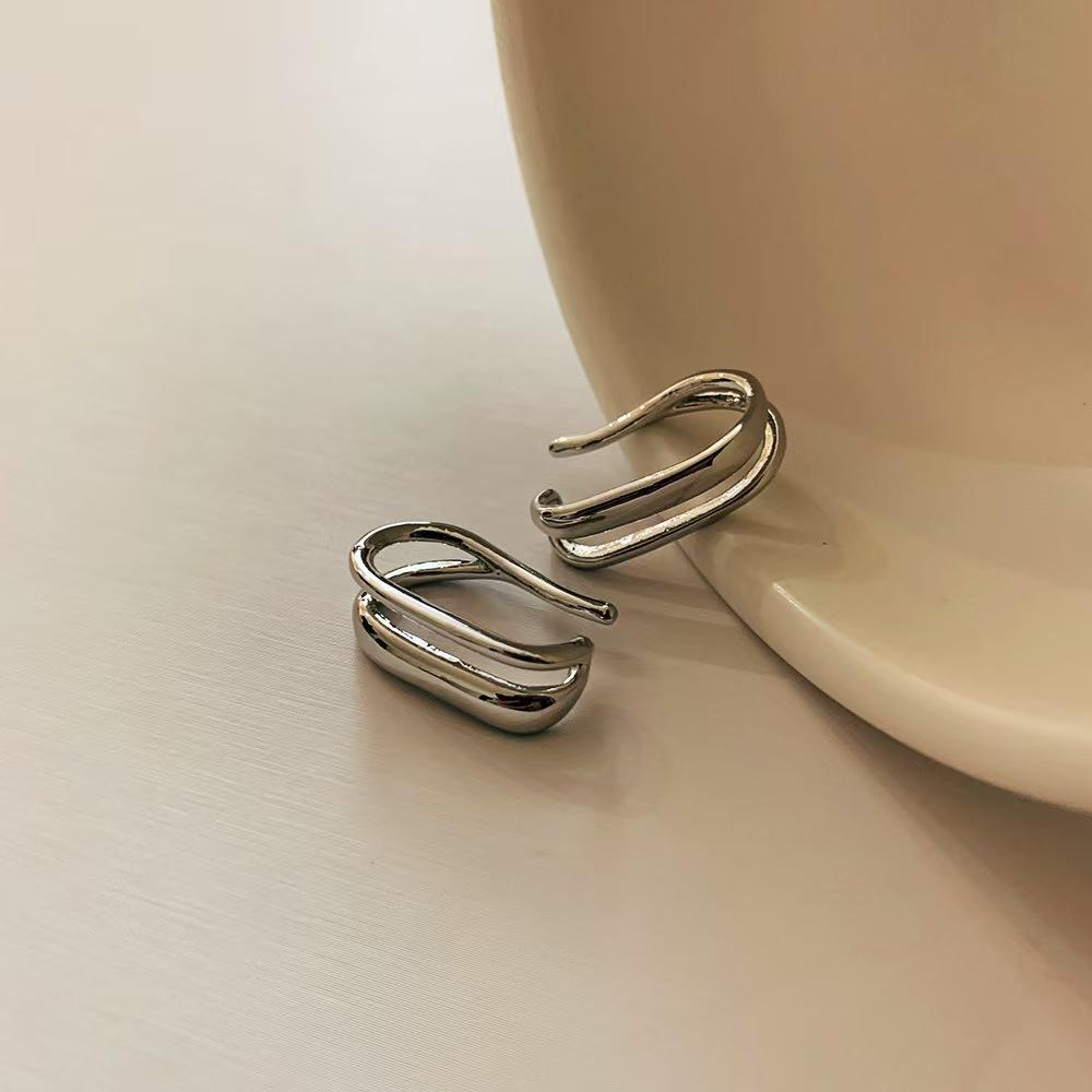 

Клипса на ухо без прокола, Нишевый дизайн, Клипса для уха с цирконом, Высококлассный ретро стиль Гонконга, Супер фея жемчужная клипса для уха.