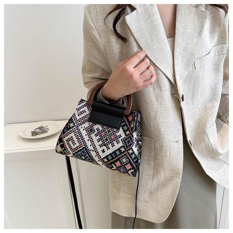 Ethnic Style Women's Handbag Textured Canvas Bag Simple Single Shoulder Crossbody Women's Bag