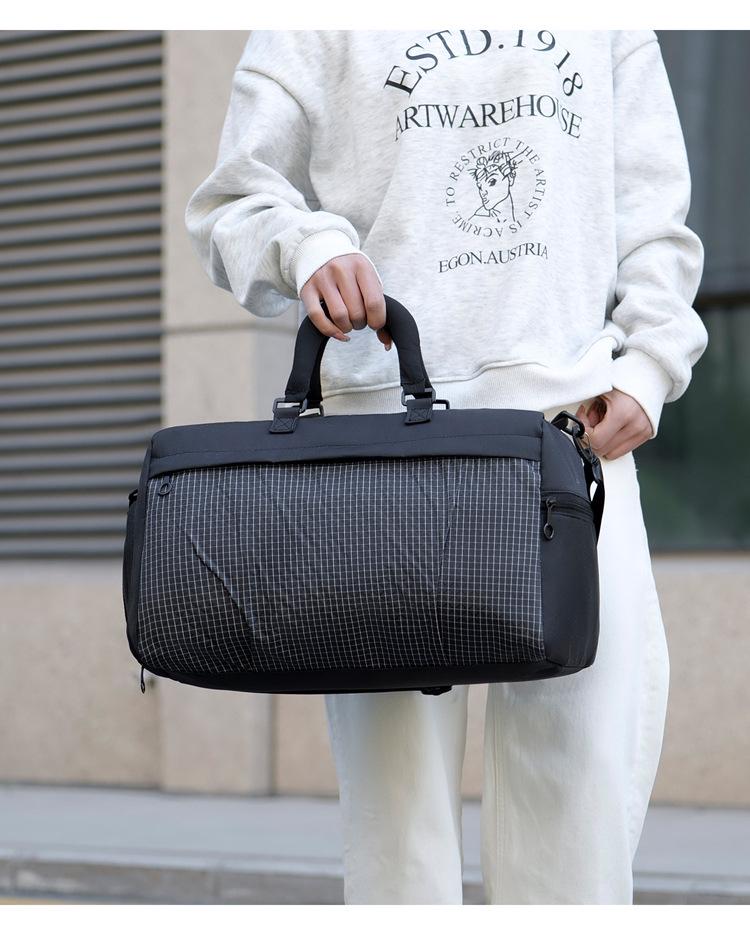 Unisex Large Capacity Travel Tote: Handheld or Shoulder Gym Bag with Wet/Dry Separation, Shoe Compartment, and Outdoor Sports Storage.
