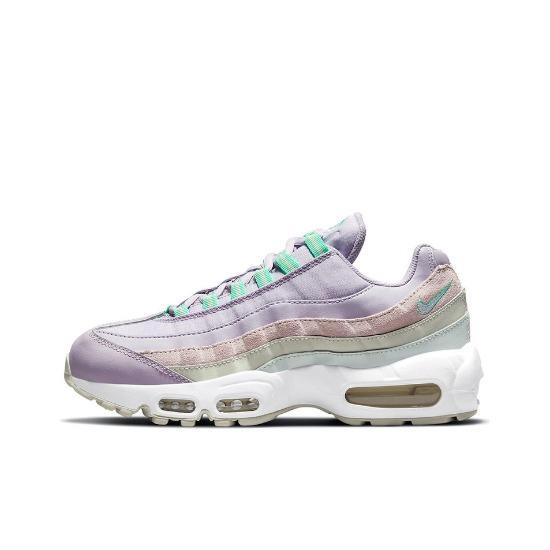 

Nike Wmns Air Max 95 Easter CZ1642-500 EU 36 кольору моря/бузковий
