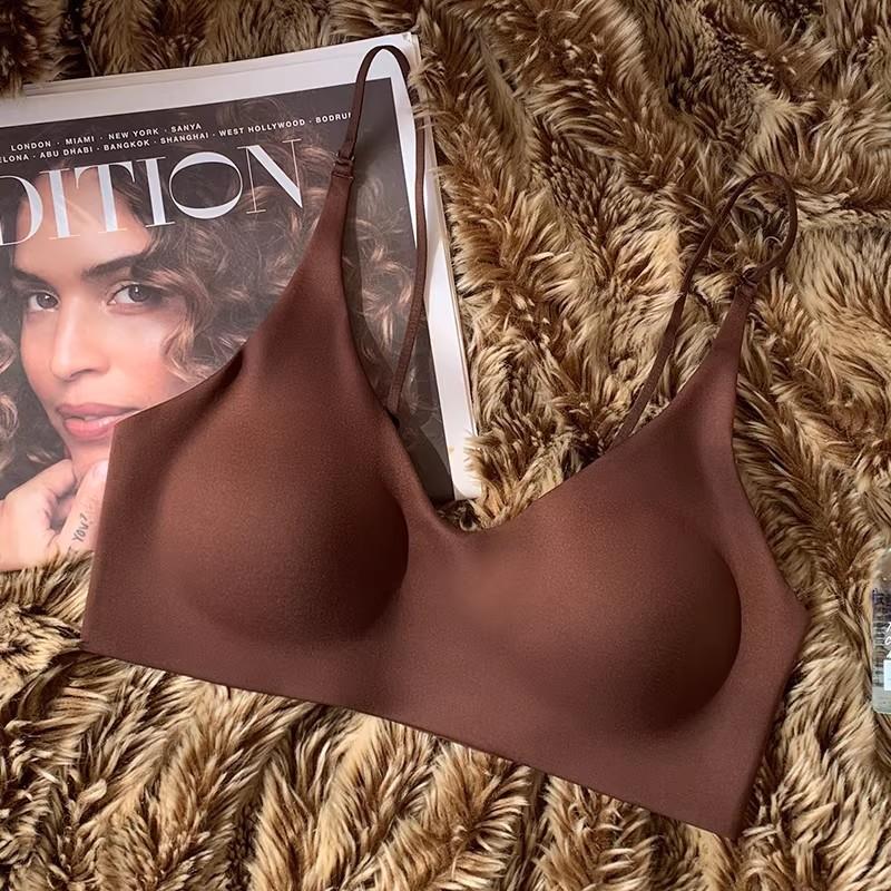 Naked feeling invisible skin-friendly small breasts gather non-marking liquid foundation, cross beautiful back, close sub-breasts, anti-sagging bra