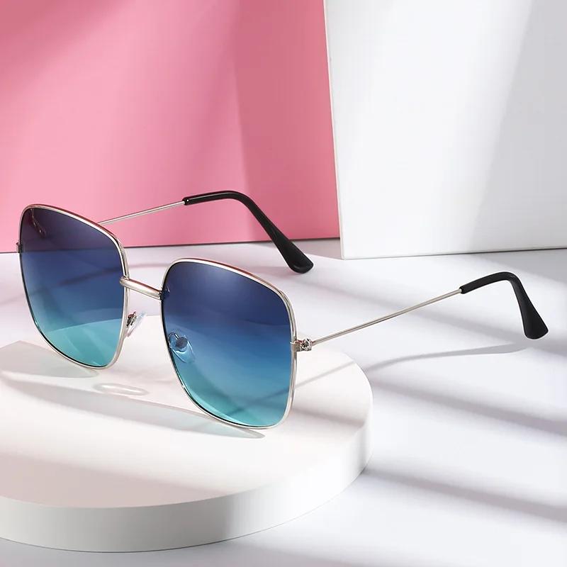 Metal Large Frames Square Sunglasses Female's Designer Fashion Sun Spectacles Lady Outdoor Travel Eye Spectacles UV 400 Protection Oculos De Sol